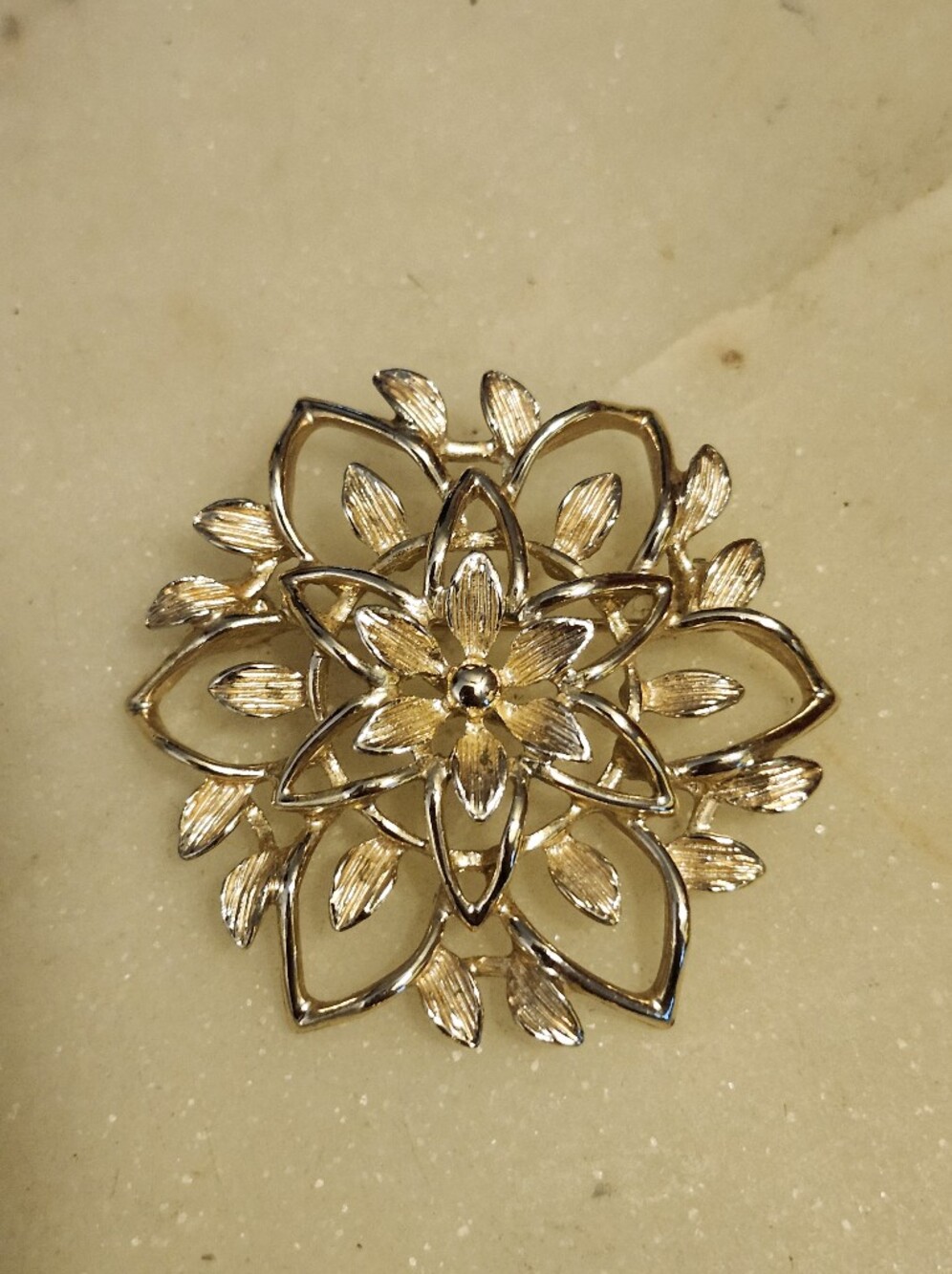 Vtg Sarah Coventry "Peta Lure" Gold Tone Floral Brooch